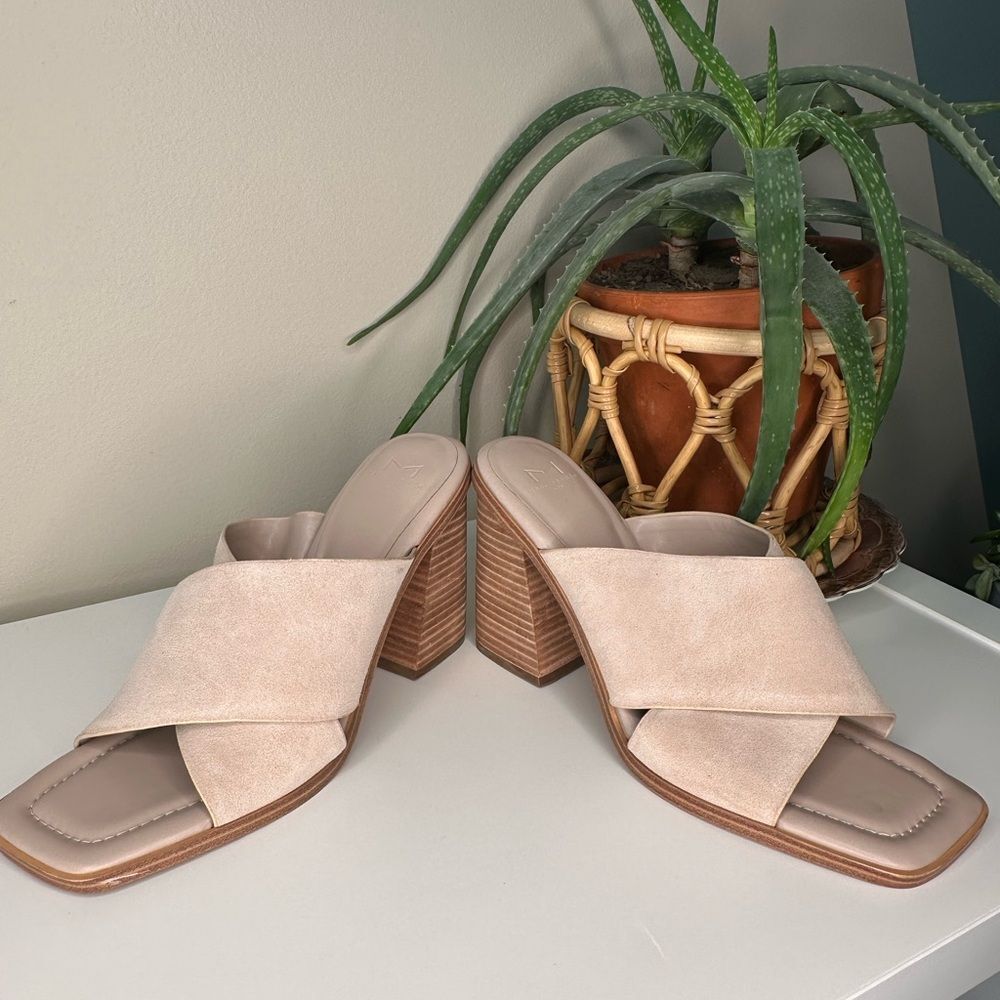 Marc Fisher LTD Barli Block Chunky Heel Suede Criss Cross Mules Sandals 11 Beige - Picture 5 of 14